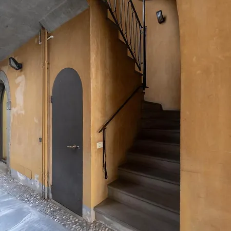 Roberto's Apartment *